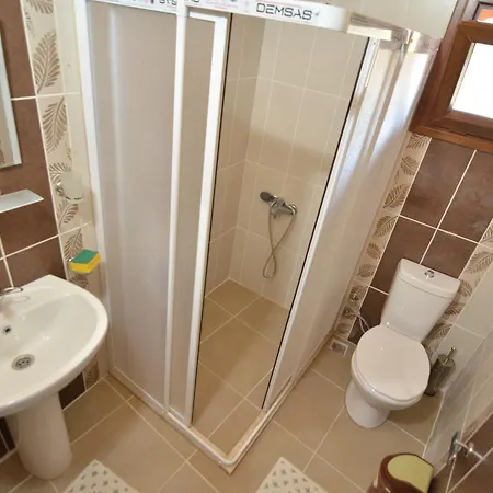 New Age Stone With Private Pool *